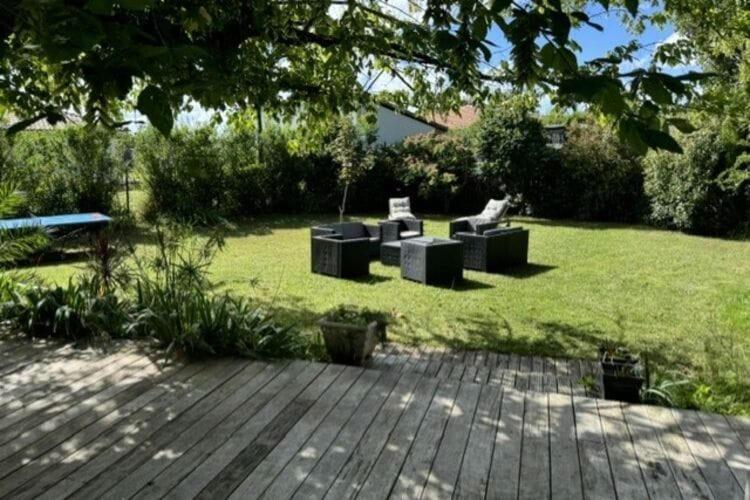 Holiday Home With Indoor Pool, Le Porge Buitenkant foto